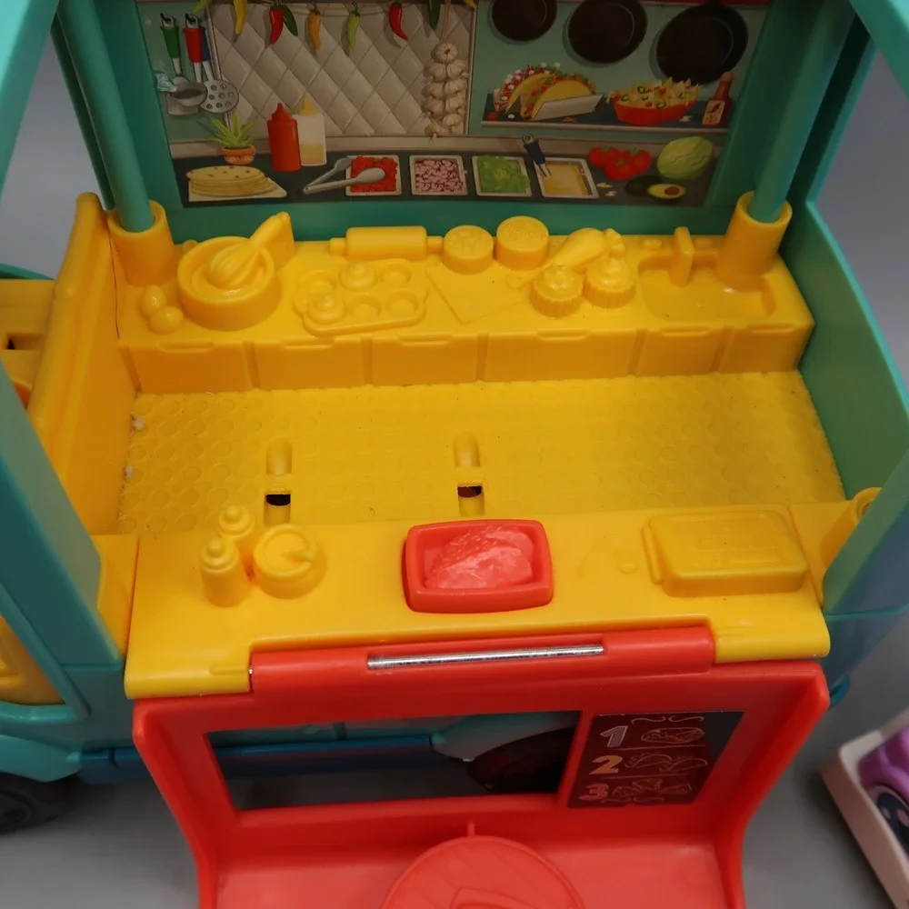 Fisher-Price welcome pocket